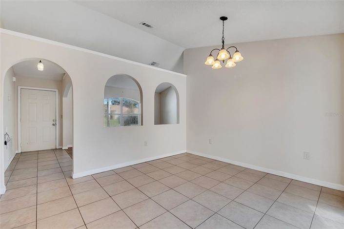 Image No.11-3 Bed House for sale