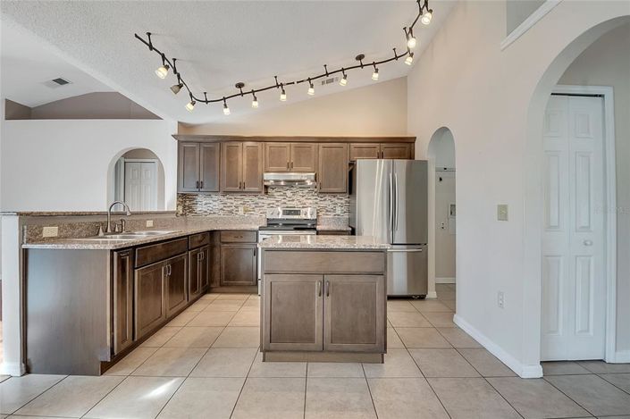 Image No.15-3 Bed House for sale