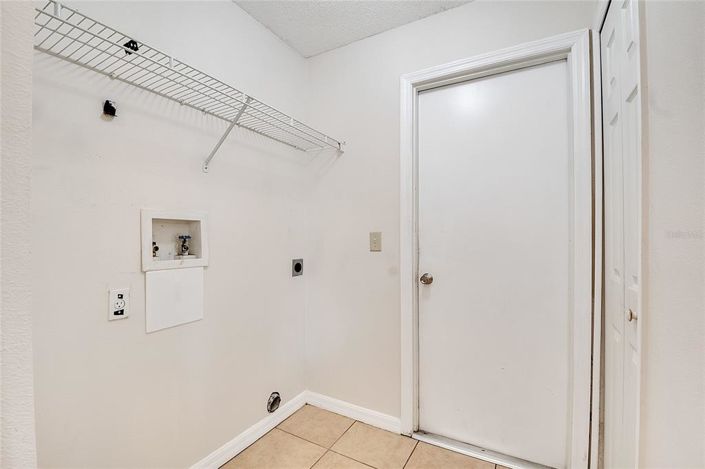 Image No.19-3 Bed House for sale