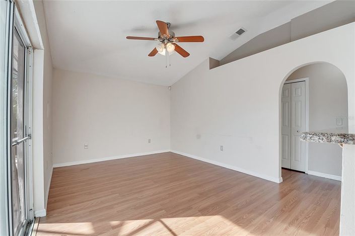 Image No.21-3 Bed House for sale