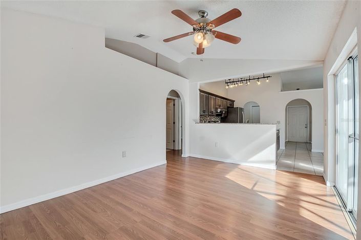 Image No.22-3 Bed House for sale