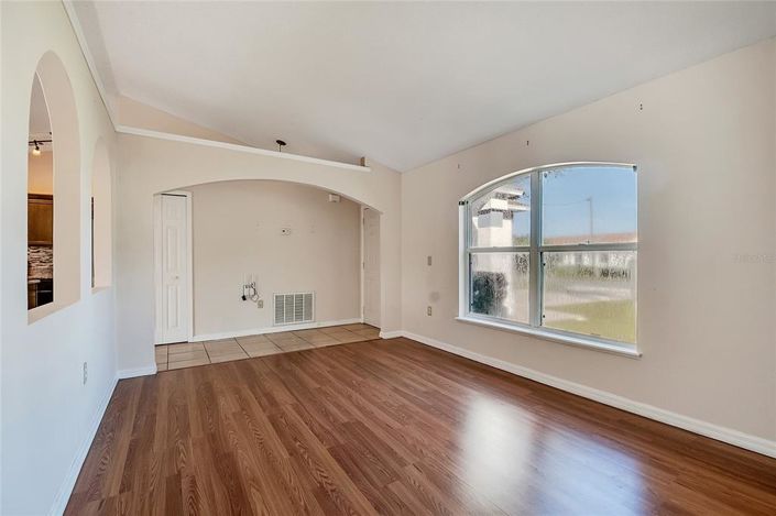 Image No.5-3 Bed House for sale