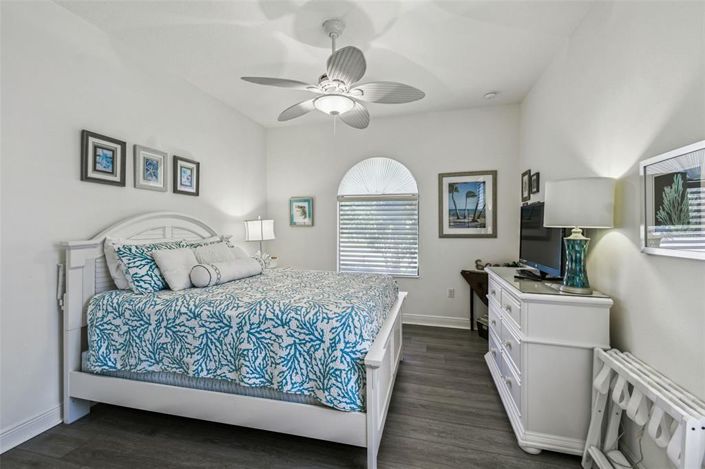 Image No.40-2 Bed House for sale