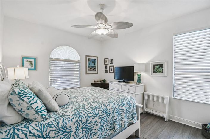 Image No.41-2 Bed House for sale