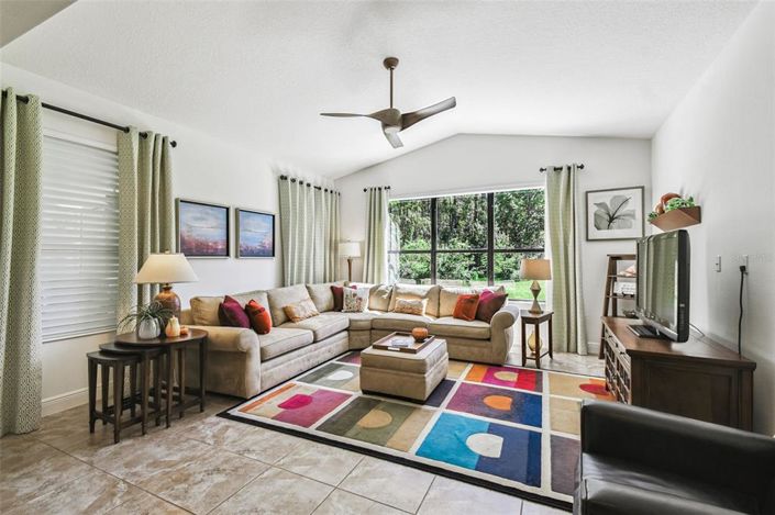 Image No.6-2 Bed House for sale