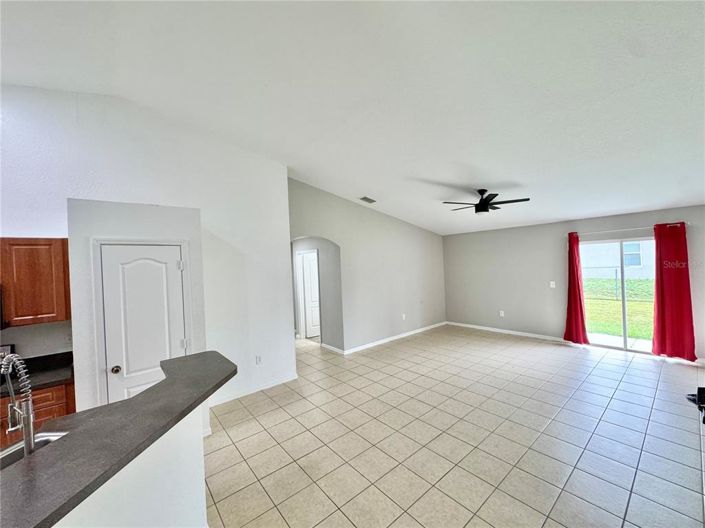 Image No.10-4 Bed House for sale