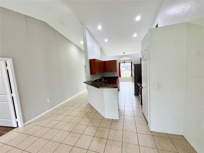 Image No.12-4 Bed House for sale