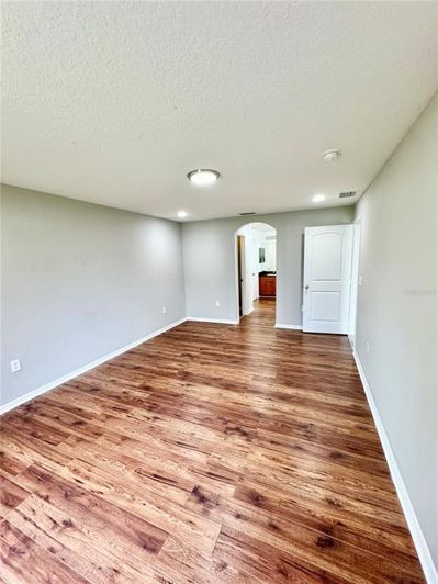 Image No.19-4 Bed House for sale