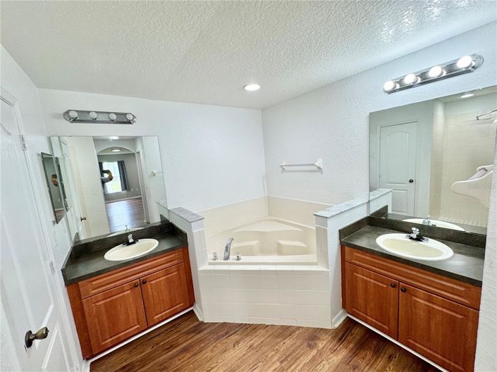 Image No.23-4 Bed House for sale