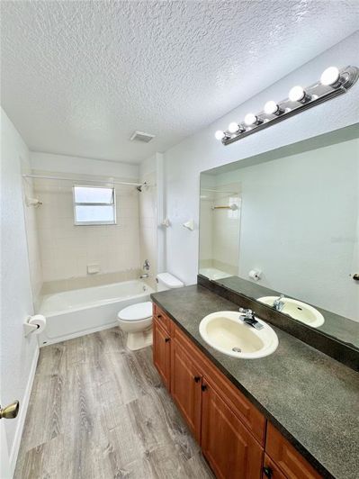 Image No.26-4 Bed House for sale