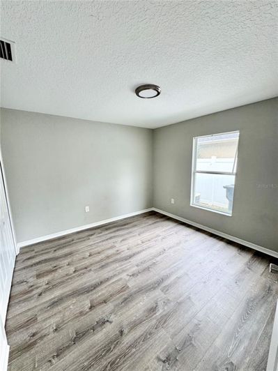 Image No.30-4 Bed House for sale