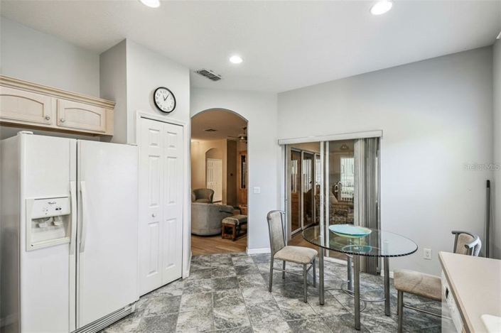 Image No.12-2 Bed House for sale