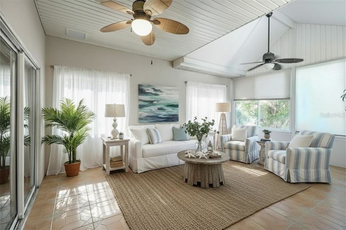 Image No.13-2 Bed House for sale