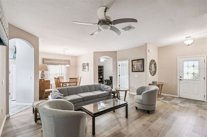 Image No.6-2 Bed House for sale