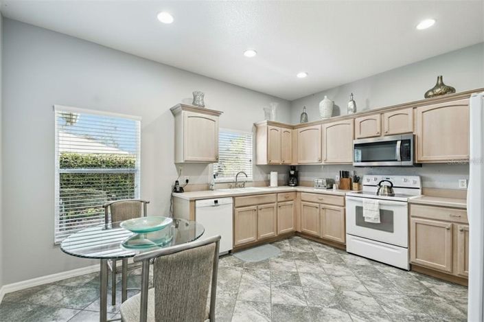 Image No.9-2 Bed House for sale