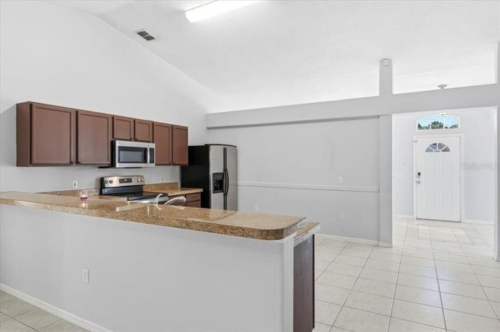 Image No.10-3 Bed House for sale