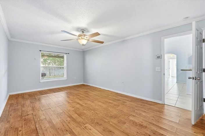 Image No.17-3 Bed House for sale