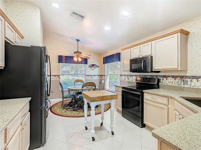 Image No.10-2 Bed House for sale