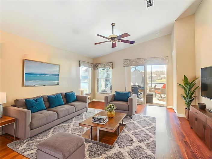 Image No.5-2 Bed House for sale