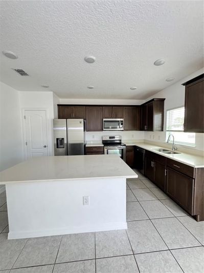 Image No.11-5 Bed House for sale