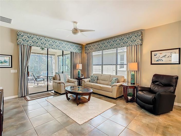 Image No.7-2 Bed House for sale