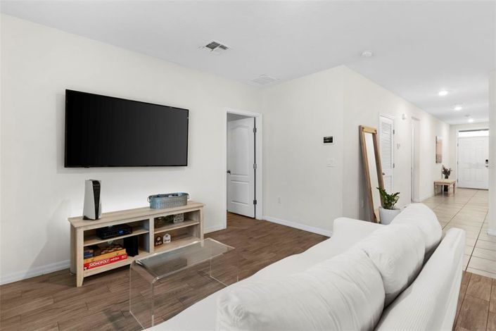 Image No.13-4 Bed House for sale