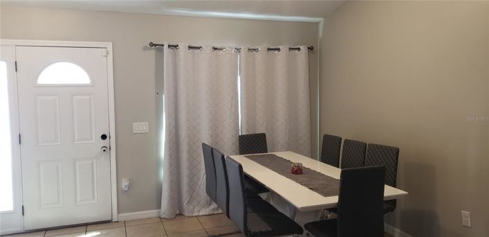 Image No.2-4 Bed House for sale