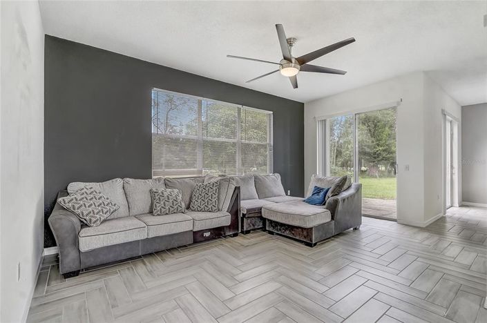 Image No.10-3 Bed House for sale