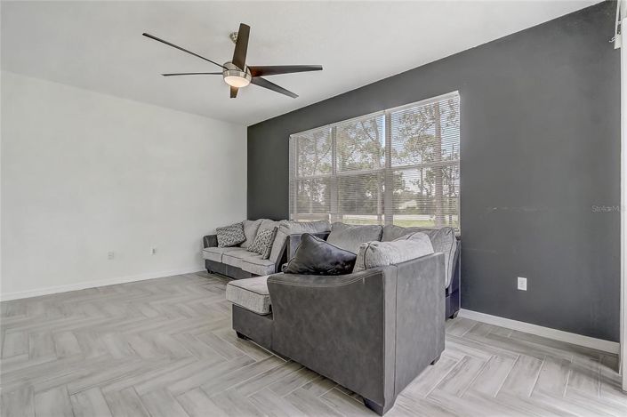 Image No.11-3 Bed House for sale