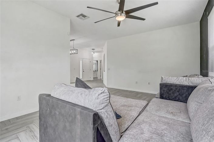 Image No.12-3 Bed House for sale