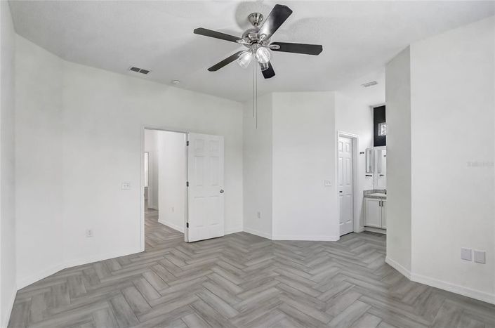 Image No.27-3 Bed House for sale