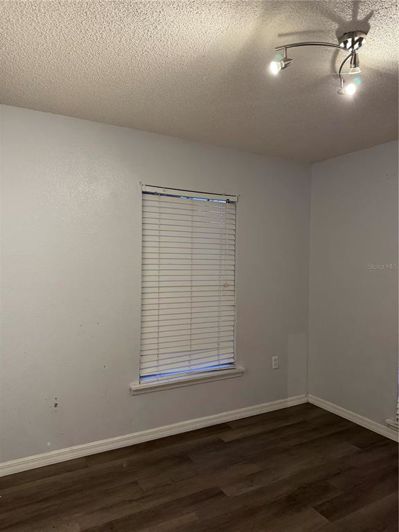 Image No.10-3 Bed House for sale