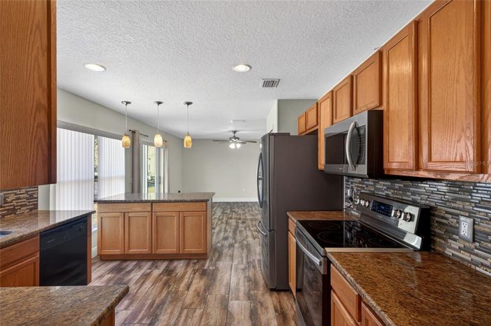 Image No.13-5 Bed House for sale