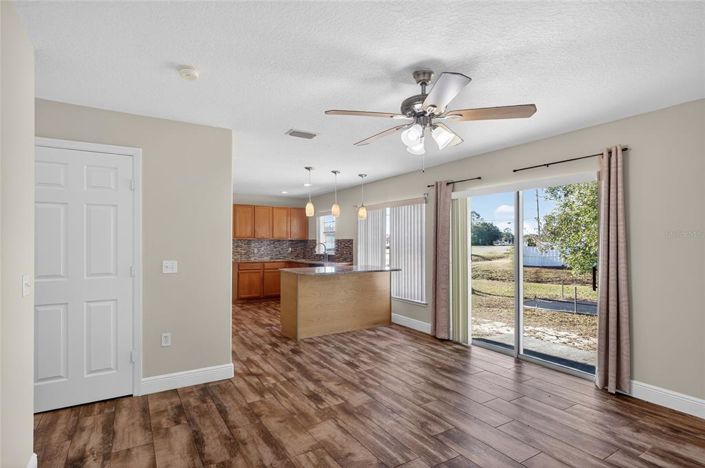 Image No.17-5 Bed House for sale