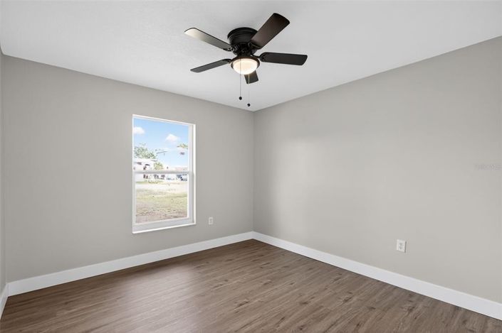 Image No.11-3 Bed House for sale