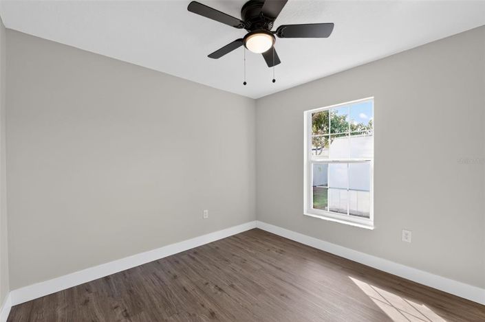 Image No.13-3 Bed House for sale