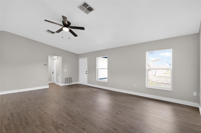 Image No.9-3 Bed House for sale