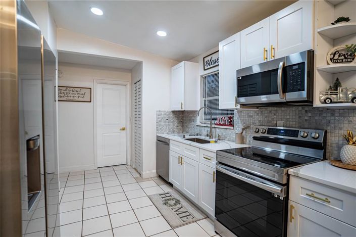 Image No.5-2 Bed House for sale