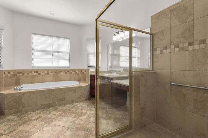 Image No.10-5 Bed House for sale