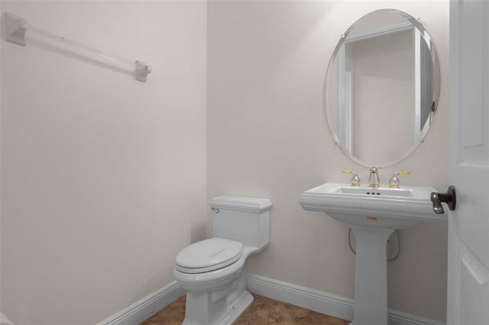 Image No.18-5 Bed House for sale