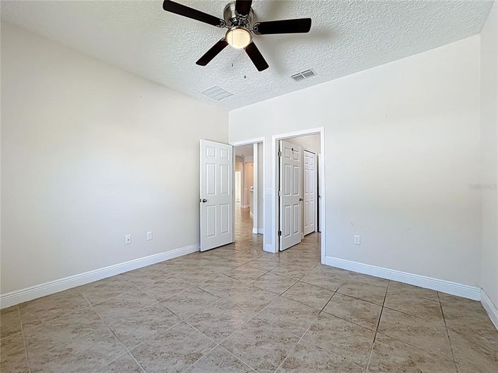 Image No.19-3 Bed House for sale