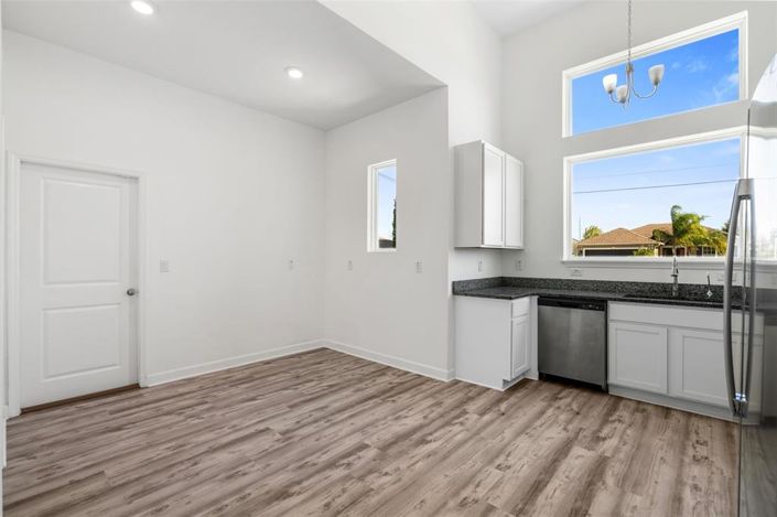 Image No.11-3 Bed House for sale