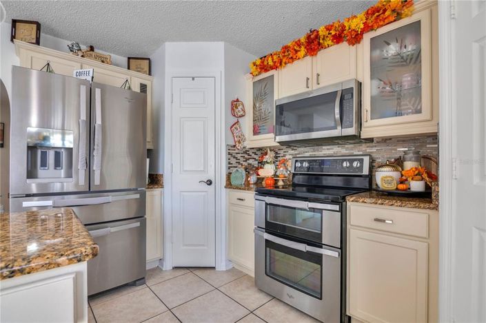 Image No.10-4 Bed House for sale