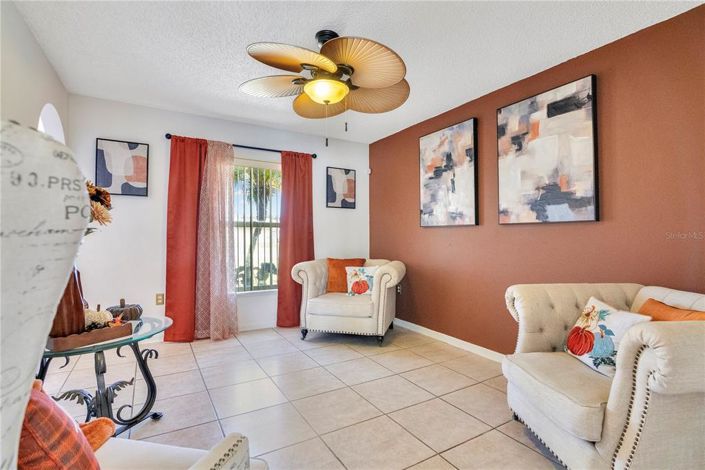 Image No.12-4 Bed House for sale