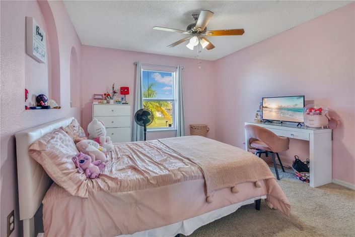 Image No.18-4 Bed House for sale