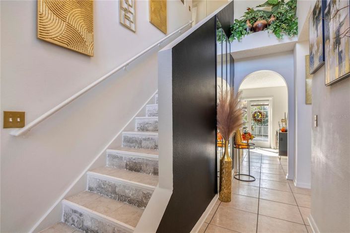 Image No.3-4 Bed House for sale