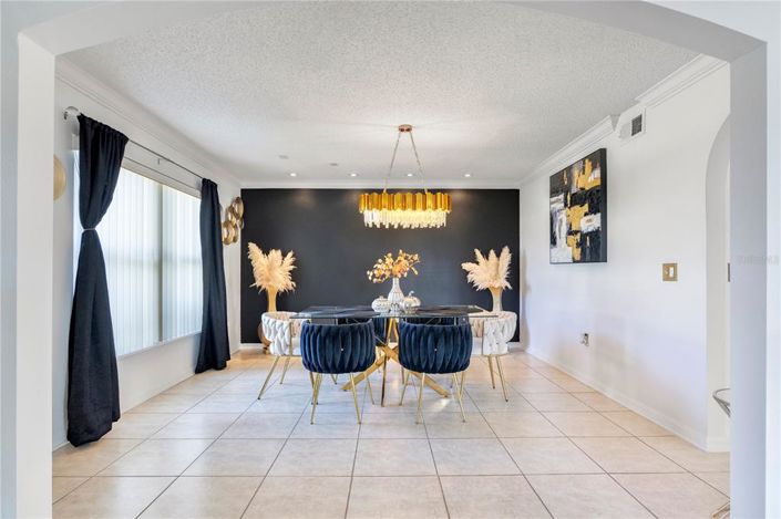 Image No.6-4 Bed House for sale