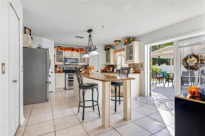 Image No.8-4 Bed House for sale