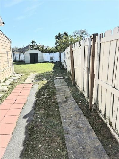 Image No.18-3 Bed House for sale