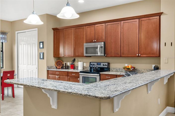 Image No.10-2 Bed House for sale